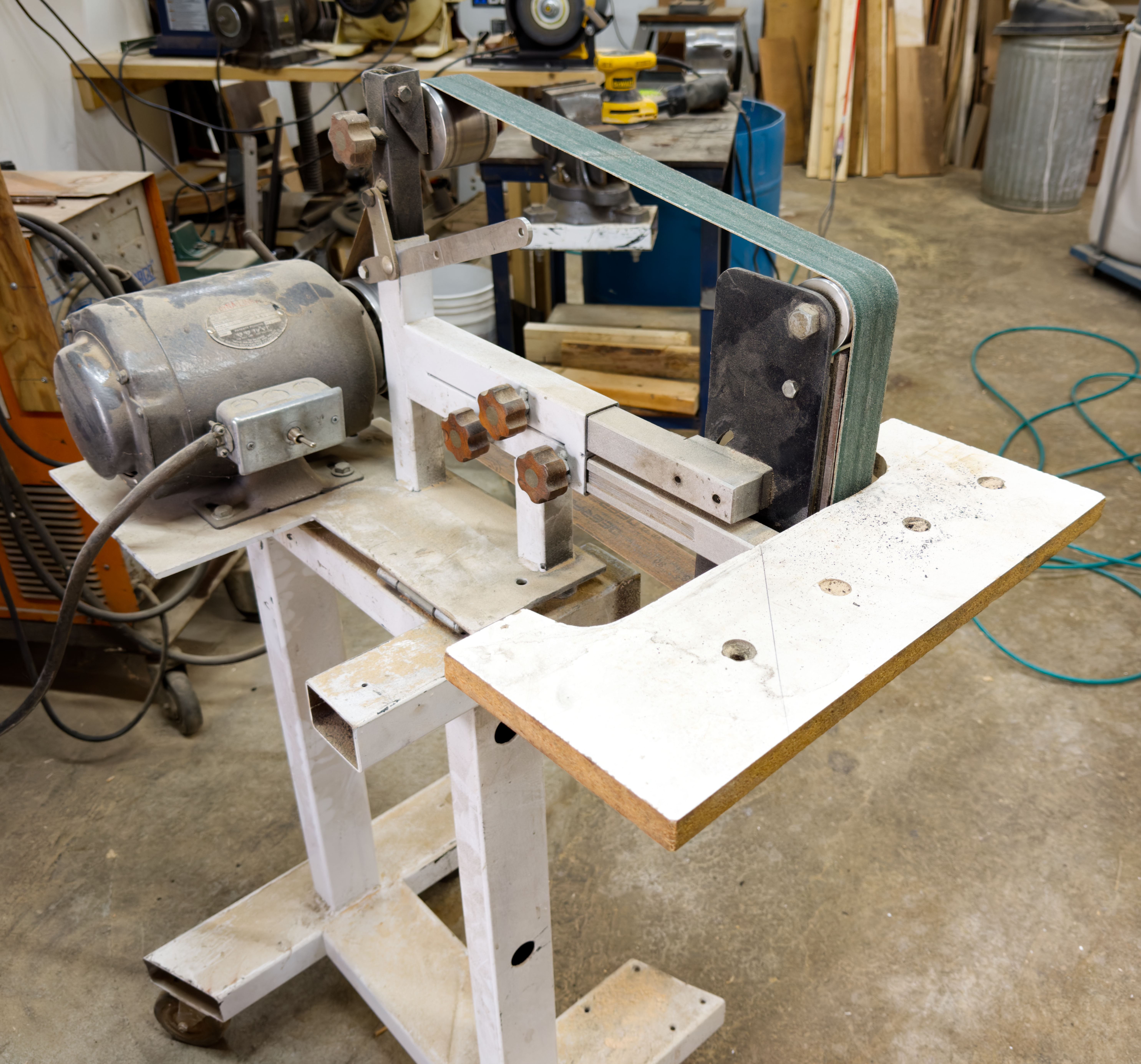A knife grinder